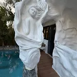 فندق Ilio Boutique Swim Up