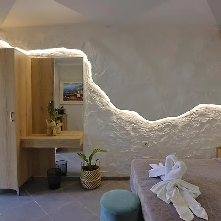 Ilio Boutique Swim Up 4* קסאמיל
