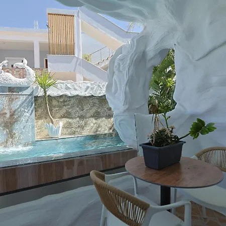 מלון Ilio Boutique Swim Up קסאמיל