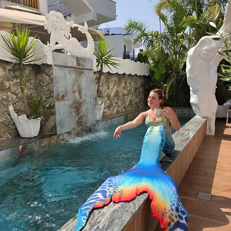 Ilio Boutique Swim Up מלון